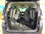 後席を格納すると、これだけの広さが!シーンに合わせたシートアレンジで、大きな荷物も積むことが出来ます♪