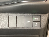 VSA装備車です。VSAはドライバーの操作と車の動きを見守っています。もし車の挙動が乱れたとき、4輪別々にブレーキをかけたり、エンジンパワーをしぼることによって車を安定させます。