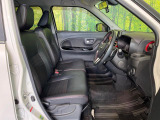 運転席シート廻りは使用感も少なく、良好な状態となっています。前オーナー様が丁寧に使っていたことがよくわかりますね。