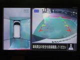 アラウンドビューモニターで車庫入れも空から見ている様に駐車できラクラクです。