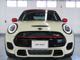 フロントフェイスはMINIアイコンとして永らく愛されるデザイン性の良さと、ブランドの魅力を感じる事ができます。