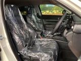 運転席まわりには十分なスペースがあり、大柄な方でもゆったり運転していただける環境です。