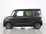 中古車は1台として同じコンディションのものは存在しないため、安心しておクルマをお選びいただけるよう、信頼のおける第三者機関が基準に従い、車両の品質と状態をチェックし、評価するのが「第三者評価」です。