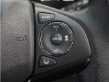 ◆アダプティブクルーズコントロール◆予め設定した車速内でクルマが自動的に加減速。前走車との適切な車間距離を維持しながら追従走行します。【LKAS】車線維持支援システムでステアリング操作を支援。