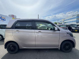 車両入庫時には外装磨きと内装クリーニングを実施しております。納車前にも実施いたしますので、綺麗に快適にお乗りいただけます。