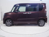 外装に目立つようなキズや凹みはみられず状態良く保たれていますが、中古車なので全くの無キズということはありません。外装の状態につきましては実車にてご確認をお願いします。