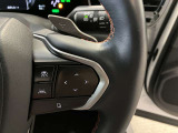 ミリ波レーダーとカメラを組み合わせたLEXUS Safety System。長距離の高速走行が快適になる、全車速追従型のレーダークルーズコントロールに対応しています。