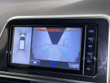 パノラミックビューモニターを装備。駐車場や交差点でクルマを真上から見るように周囲を確認できます。機能の詳細は販売店スタッフまでおたずねください。