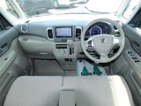 オシャレなインテリアで運転する気分も盛り上がりますよね^^
