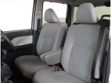 長時間の運転も疲れにくいフロントシート!体をしっかり支えてくれて運転がしやすい形状です!