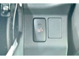 運転席にシートヒーター付いています。