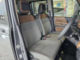 運転席は視認性や操作性を重視したつくりで、どなたでも扱いやすく快適にお乗りいただけます。清掃を行い、安心してご覧いただける状態で展示しております。