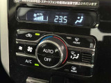 オートエアコンで快適な室内です。