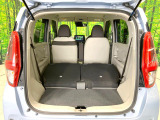 普段のお買い物や通勤、送迎等に十分な荷室スペースを確保しております。セカンドシートを倒すと、大きな荷物の積載も可能です♪