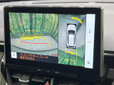 【パノラミックビューモニター】専用のカメラにより、上から見下ろしたような視点で360度クルマの周囲を確認することができます☆死角部分も確認しやすく、狭い場所での切り返しや駐車もスムーズに行えます。