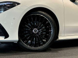 メルセデスの認定中古車「サーティファイドカー」世の中に存在する数ある中古車の中でも、メルセデス独自の厳しい基準をクリアした品質を持つ中古車です。「走行距離無制限保証」・「24時間ツーリングサポート」