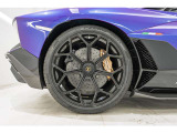 Carbon wheel cap