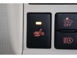シートヒーター装備付き車!!座席に埋め込まれた電熱線によりシートを暖めることが出来る装備で、温められたシートは、寒い冬には最適です!!