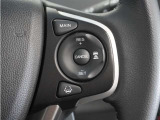 ◆アダプティブクルーズコントロール◆予め設定した車速内でクルマが自動的に加減速。前走車との適切な車間距離を維持しながら追従走行します。【LKAS】車線維持支援システムでステアリング操作を支援。