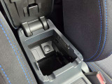 ボックス内にはシガー電店がありあす。