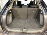 広々としたカーゴスペース。週末のお買い物や長期旅行のたくさんの荷物も積載できます。