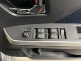 パワーウィンドウスイッチで運転席から全席の窓の開閉ができます♪