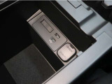 USBポートも2つ完備です♪