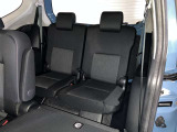 サードシートです!乗車定員は6人です!アウトドアやレジャーにも大活躍しますね!