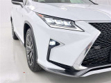フォグランプ装着車です。暗い夜道の車両前方を明るく照らします