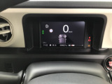 低速時にはメーター内にフロントタイヤの向きが表示されます。
