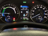 視認性に優れたメーターを採用しており、走行中でも車速や情報が分かりやすく表示されます。運転時の視線移動をむりのない範囲に抑え、快適で安心感のあるドライブをサポートします。