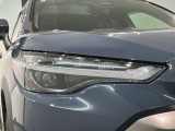 LEDヘッドライトは、点灯の瞬間から最大光量を発揮し、突然暗くなるトンネルなどでの安定感を高めます。