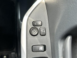【電動格納ミラー】ドライバーの目線に合わせ、ミラーの上下左右調整が可能です。