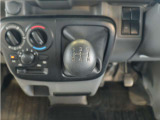 当社はピットがあり整備士も常駐してますので納車前整備・車検整備もお任せ下さい。