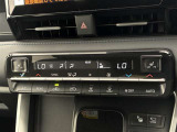 デュアルエアコンとは、運転席と助手席で、個別に温度設定ができる機能です。気温の感じ方は、人それぞれ違うもの。乗る人に優しい機能ですね。
