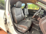 運転席シート廻りは使用感も少なく、良好な状態となっています。丁寧に使われていたことがよくわかりますね。