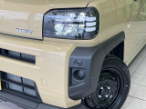 【LEDヘッドライト】悪天候や夜間走行時も良好な視界を確保し安心して運転できる高輝度LEDヘッドライトを装備!点灯速度が早く、消費電力も抑えられています。