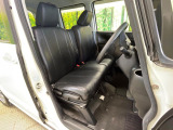 ドライバーによって運転しやすいポジションは異なり、あの車はどうなのか不安なこともありますよね。気になるお車は店頭で乗り込んでご確認いただけます♪