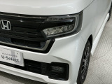 LEDヘッドライトは、点灯の瞬間から最大光量を発揮し、突然暗くなるトンネルなどでの安定感を高めます。