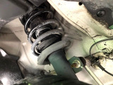 お車を安心してお乗りいただく為には、足回りの定期点検が欠かせません。サービスサポート(有償保証)では無料点検もご提供しており、安心のカーライフをお過ごしいただけるサポート体制が整っています。
