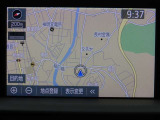 純正ナビを装備。タッチパネル式で使いやすく、お出かけもラクラクです。