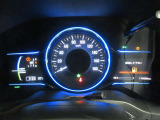 運転席のメータパネル類は常に視界に入る場所ですので、大事なチェックポイントです。ぜひ実際にご乗車ください。