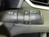 【オートライト】車外の明るさに応じて自動的にライトの点灯・消灯をしてくれます