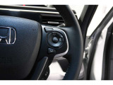 Hondaセンシングの機能のひとつ、アダプティブクルーズコントロール付!アクセルから足を離しても設定したスピードと前車との車間を保ち走行してくれます!車線維持もアシスト☆高速道路で疲労軽減ですね☆