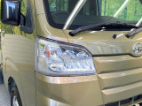 【LEDヘッドライト】悪天候や夜間走行時も良好な視界を確保し安心して運転できる高輝度LEDヘッドライトを装備!点灯速度が早く、消費電力も抑えられています。
