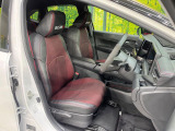 運転席シート廻りは使用感も少なく、良好な状態となっています。前オーナー様が丁寧に使っていたことがよくわかりますね。