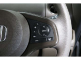 Hondaセンシングの機能のひとつ、アダプティブクルーズコントロール付!アクセルから足を離しても設定したスピードと前車との車間を保ち走行してくれます!車線維持もアシスト☆高速道路で疲労軽減ですね☆