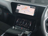 アウディの最新技術を投入したMMI(マルチメディアインターフェイス)多彩なインフォテインメントをシンプルで簡単に、自在の操作できる最新テクノロジーです。