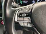 ステアリングにオーディオ操作スイッチが付いています。オーディオ画面に直接タッチしなくても操作が出来ますので、運転に集中できます。