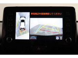 車両を上から見たような映像表示するパノラミックビューモニター付き!